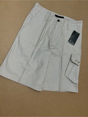 NWT Oakley Men's Striped Cargo Shorts - White & Light Tan M30